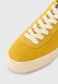 Last Resort AB UNISEX - Sportbačiai - mustard yellow/white