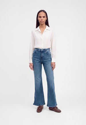 Vero Moda Petite, VMSELINA - Дънки с широк крачол - medium blue denim