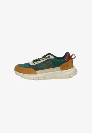 Sneaker basse con tessuto verde, dettagli in suede color beige, suola crema con spruzzi neri, linguetta posteriore marrone e lacci verde scuro.