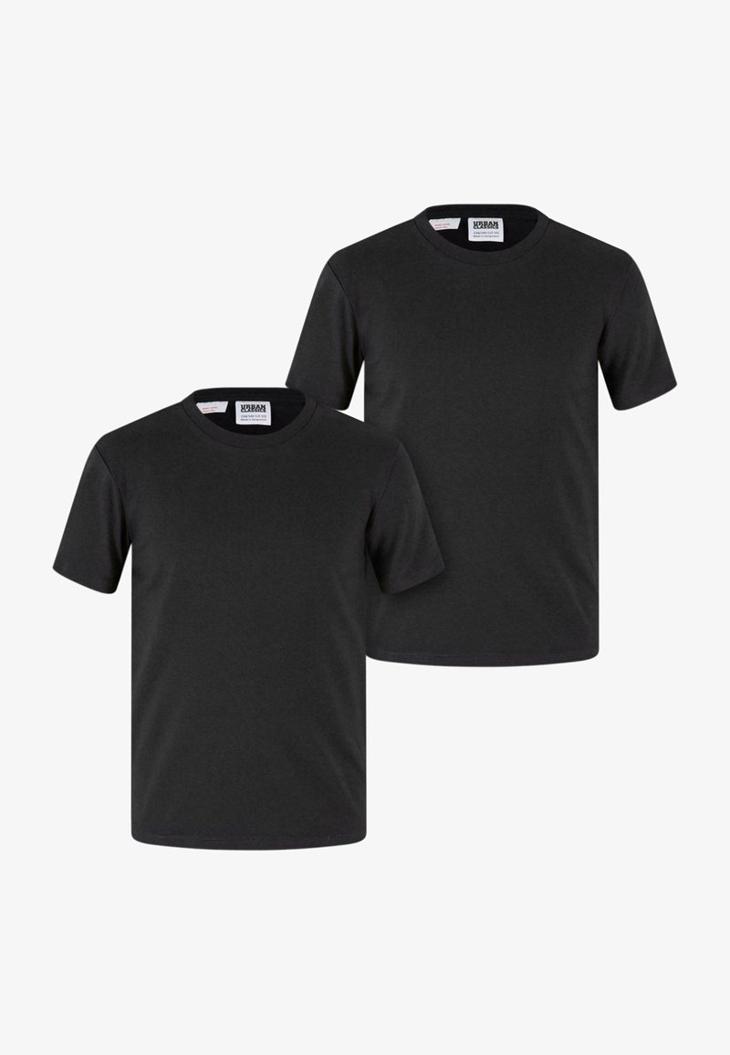 Két sima fekete, rövid ujjú, pamut póló, környakú, fehér háttér előtt bemutatva.