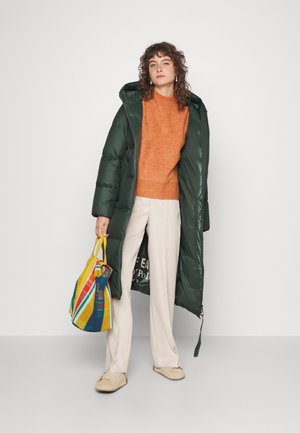 SIDE SLITS - Down coat - pine forest