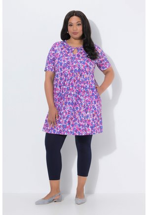 LONG GEMUSTERT A-LINIE RUNDHALS KEYHOLE HALBARM - T-Shirt print - pink