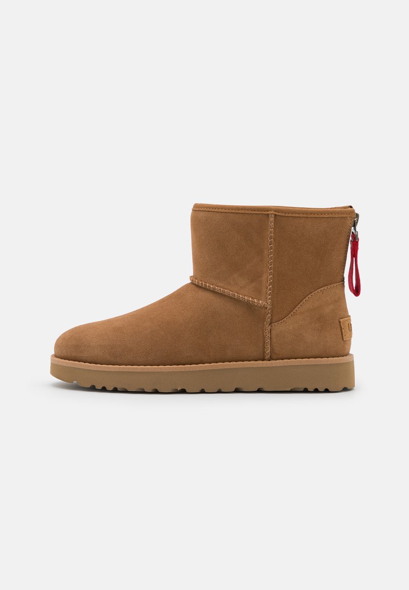 UGG CLASSIC MINI LOGO ZIP - Stiefelette - chestnut/cognac - Zalando.de