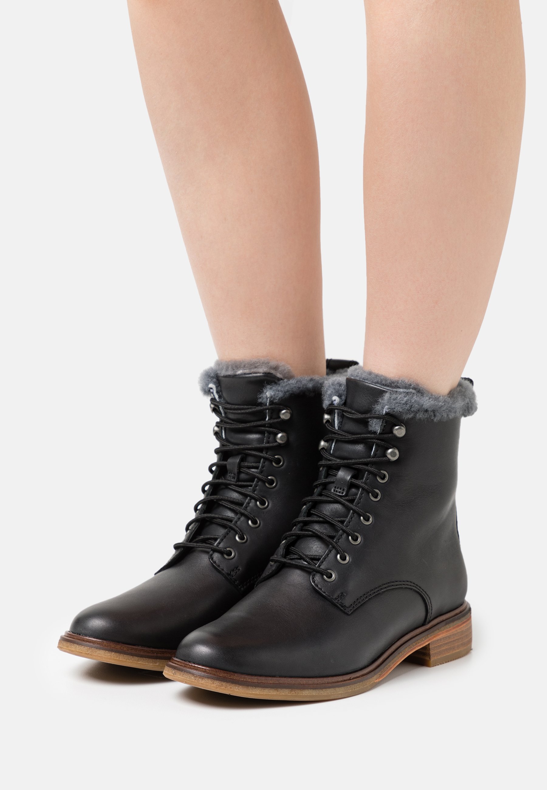 Clarkdale boots Clearance