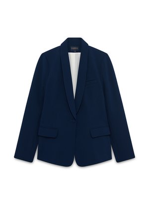 Marineblauwe blazer met een sjawl kraag, sluiting met één knoop, twee voorkeurszakken en een zachte textuur. De binnenvoering is uitgevoerd in een contrasterende kleur.