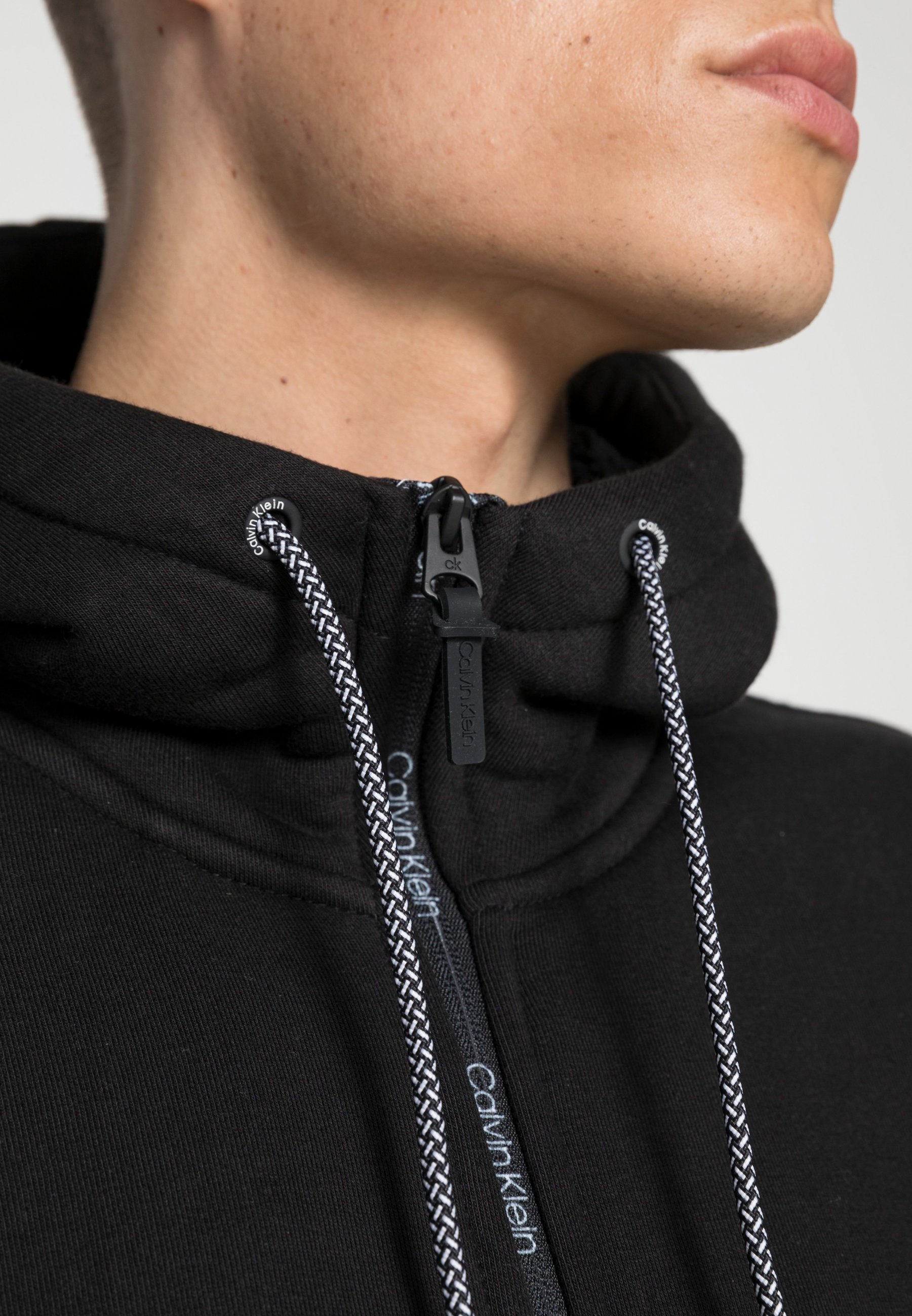 calvin klein zip up moletom com capuz