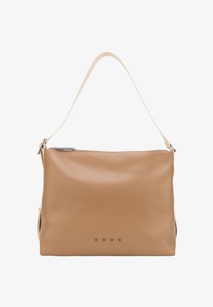 Bolso de cuero color bronceado con superficie texturizada, correa de hombro ajustable única y cierre de cremallera, con la marca "BOSS" en el centro delantero.
