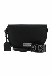 Borsa a tracolla nera in pelle con chiusura in argento, etichetta rettangolare, superficie liscia e tracolla nera removibile con lettering bianco in grassetto.