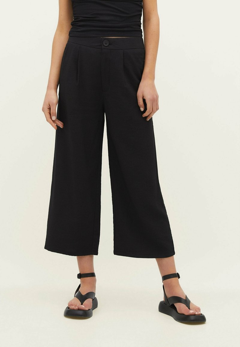 Stradivarius Broek - black
