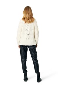 Noa Noa Chaqueta de punto - white