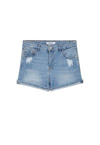 Shorts in denim di colore azzurro chiaro con un effetto sbiadito, dotati di toppe strappate e orli arrotolati. Presentano tasche frontali e chiusura con bottone.