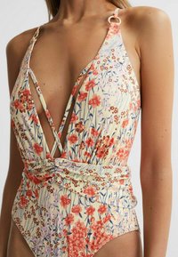 Reiss REGULAR FIT  różowy