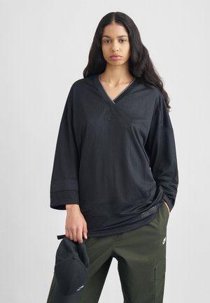 Pikkade varrukatega topp - black