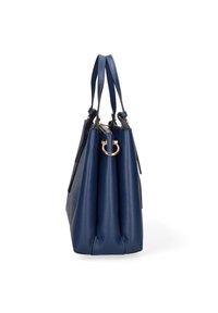 Borsa a mano in pelle blu navy con texture a grana, pieghe verticali, due manici superiori e un dettaglio in metallo circolare dorato alla chiusura.
