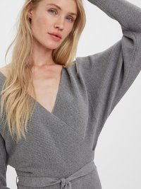 Vero Moda VMHOLLYREM V NECK DRESS - Džemperkleita - medium grey melange