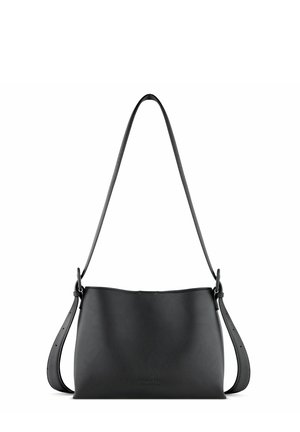 Borsa a spalla in pelle nera con texture liscia, corpo ampio e tracolla regolabile. Design semplice con un'estetica minimalista, senza hardware visibile.
