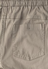 Thumbnail Image 6