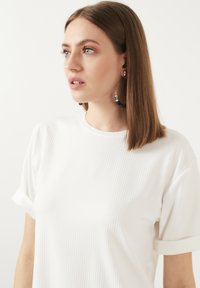 LELA Slim Fit - Palaidinė - ecru