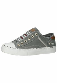 Baskets slip-on en toile grise avec bout en caoutchouc blanc, empiècements élastiques rayés, œillets en laiton et semelle intermédiaire texturée blanche.