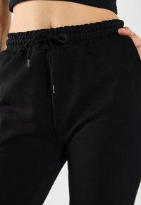 Even&Odd Joggebukse - black