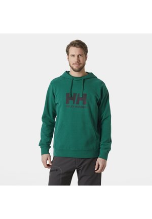 Groene hoodie gemaakt van zachte stof, met een groot zwart logo op de voorkant en een voorste buidelzak.