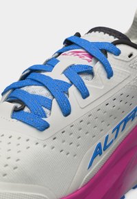 Altra OLYMPUS 6 - Παπούτσια για τρέξιμο σε μονοπάτια - white/blue