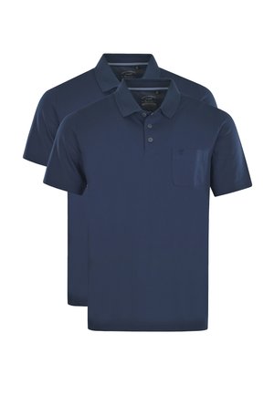 Mørkeblå polo t-shirts med korte ærmer, to knapper ved kraven, og en brystlomme. Glat tekstur, med et diskret logo-tryk.
