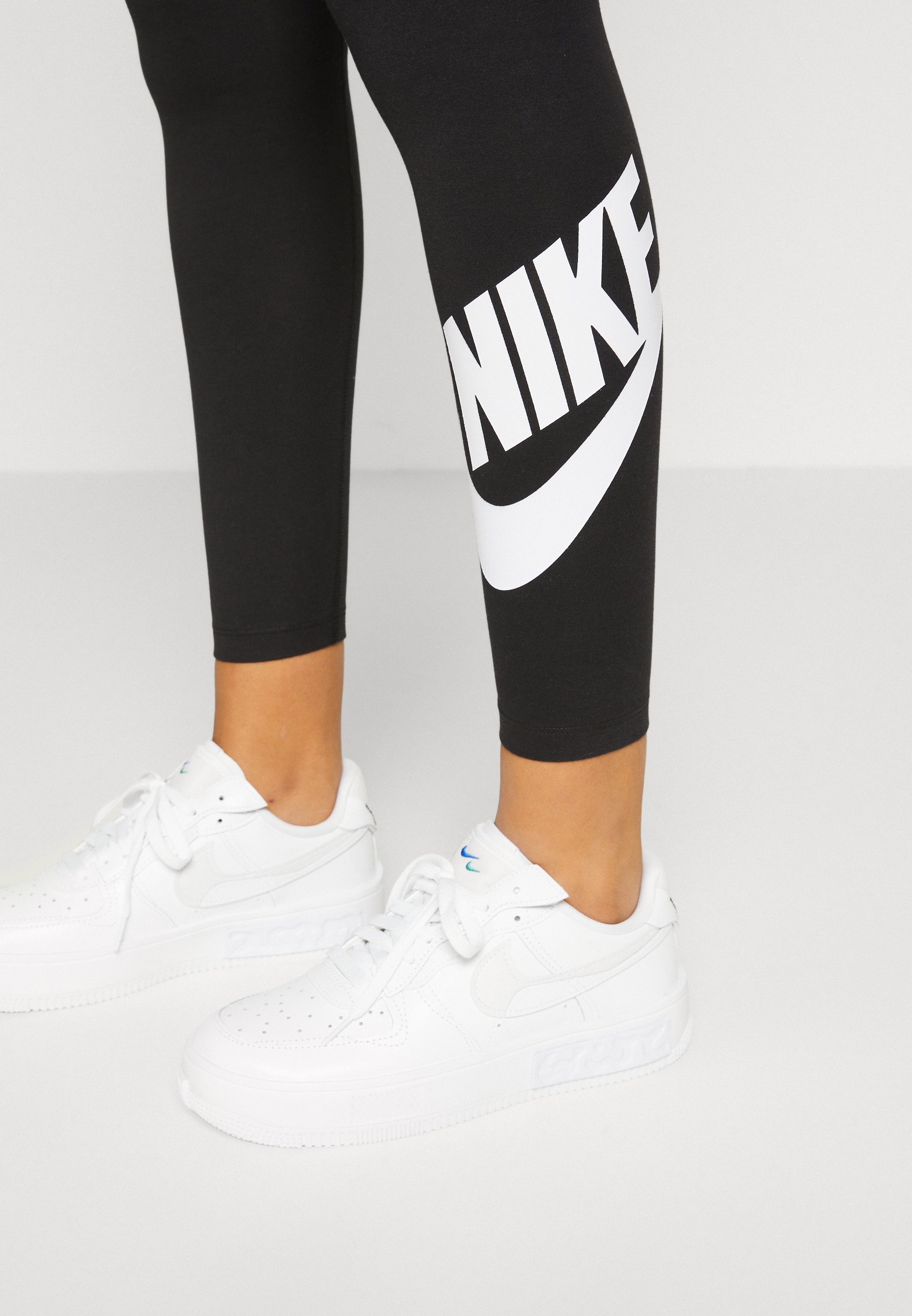 nike black and white patterned leggings