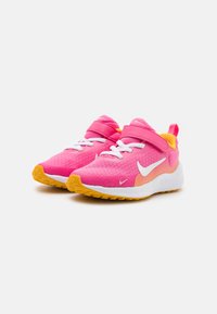 Nike Performance REVOLUTION 7 - Chaussures de running sur route - pinksicle/summit white/university gold/arctic orange