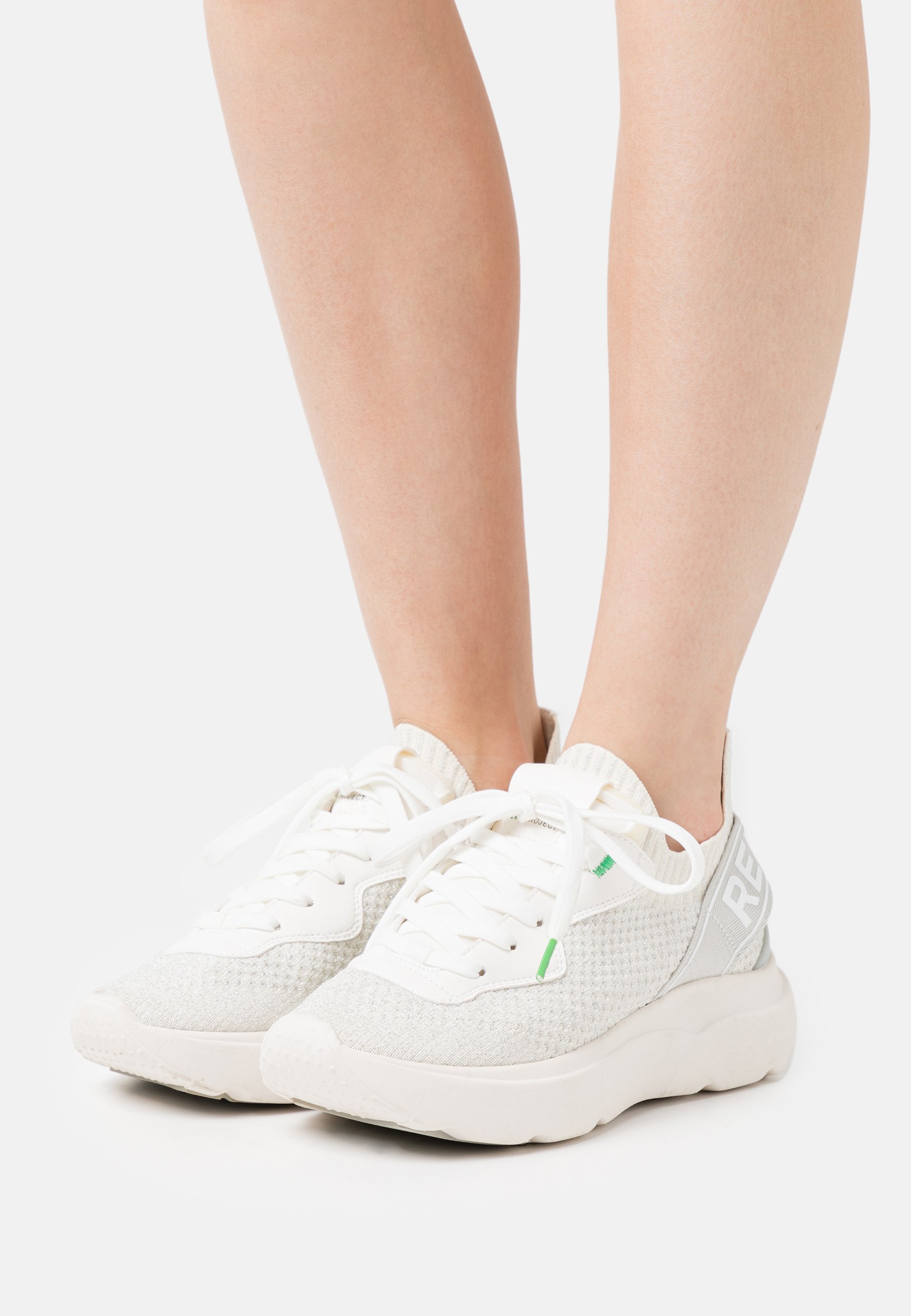 replay orient box limited trainers