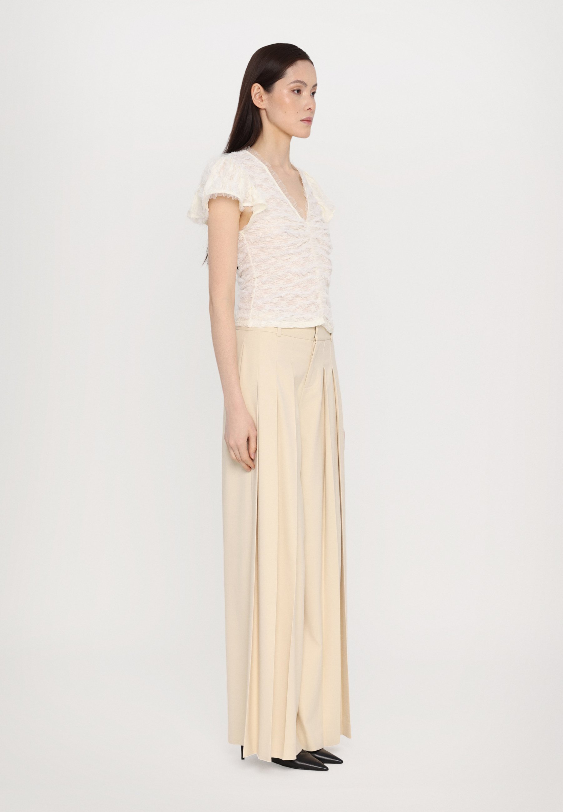売れ筋商品|||ホフマン コペンハーゲン シャツ レディース トップス CASSIA V NECK - Blouse - creme Hofmann Copenhagen CASSIA V NECK - Blouse - creme/off-white