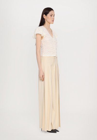 Hofmann Copenhagen CASSIA V NECK - Blūze - creme
