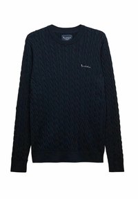 Marineblauwe gebreide trui met een kabelpatroon, lange mouwen, ronde hals en een klein geborduurd logo op de borst.