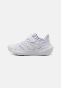 Δεν επιλέχθηκε, footwear white