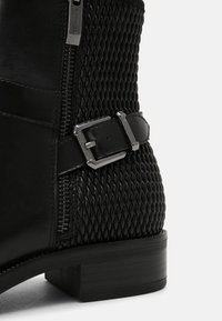 Tamaris Stiefelette - black