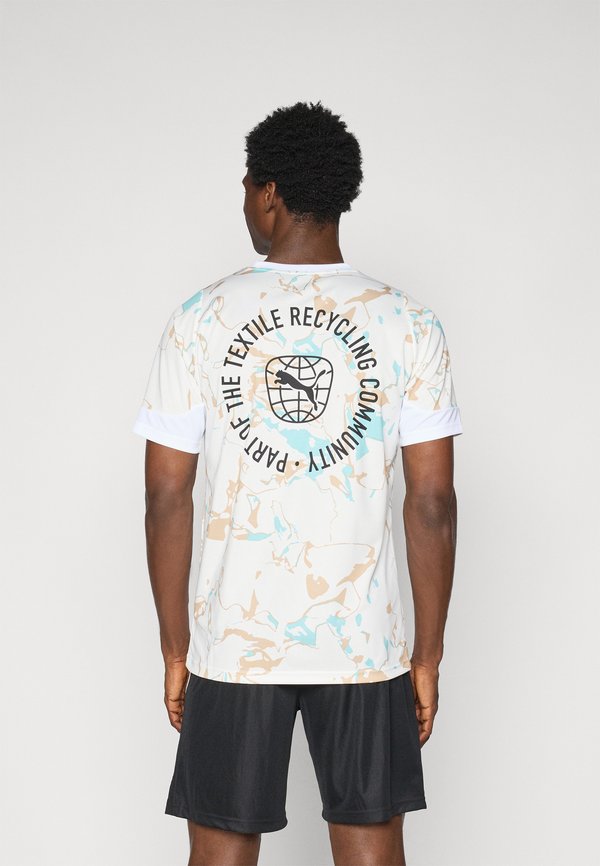 INDIVIDUALEARTH DAY - Sports T-shirt