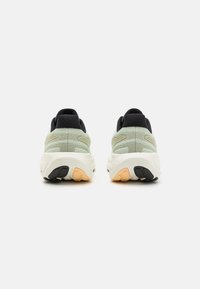 New Balance FRESH FOAM X 1080 - Apavi skriešanai pa asfaltu - green