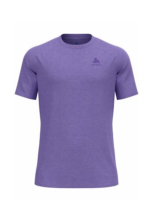 Paarse t-shirt van zachte stof, met een ronde halslijn en korte mouwen. Klein logo in een donkere tint op de linker voorkant.