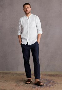 Next SIGNATURE LONG SLEEVE GRANDAD COLLAR - Marškiniai - white