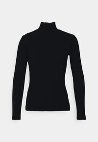Maglione a dolcevita lungo a maniche nere a coste con silhouette aderente su sfondo bianco uniforme.