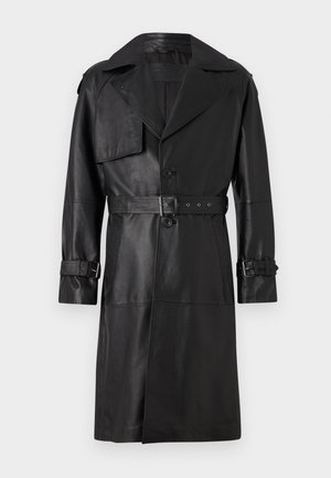 Trench coat din piele neagră, cu rever mari, talie încinsă, epauleți și detalii cu nasturi pe mâneci. Textură netedă, design până la genunchi.