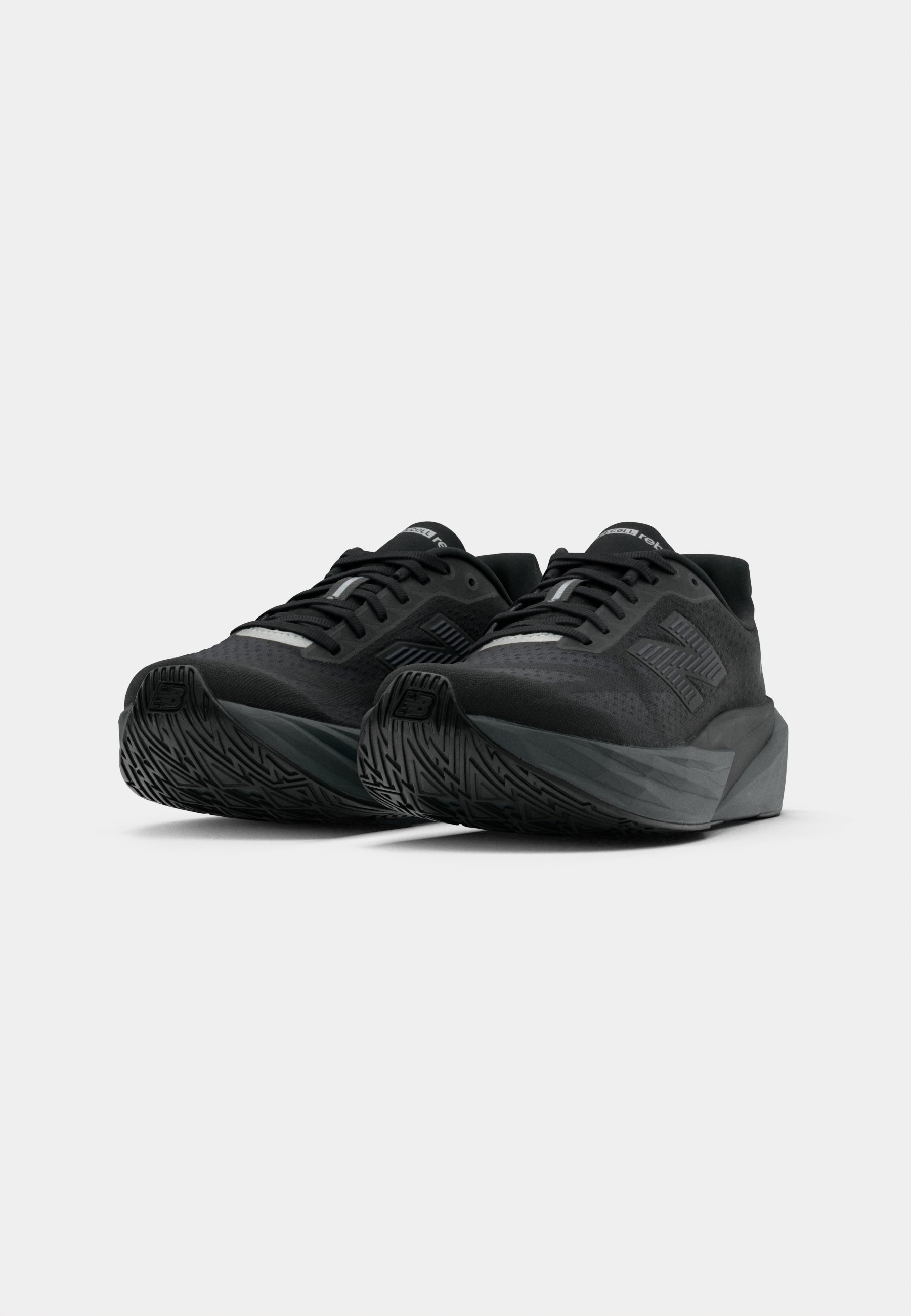 New Balance REBEL V5 - Pantofi de alergare pe asfalt - black/negru