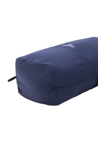Marineblauwe slaapzak met een gladde textuur, ronde vorm en logo-detail. Heeft twee zijlussen voor gemakkelijk vervoer.