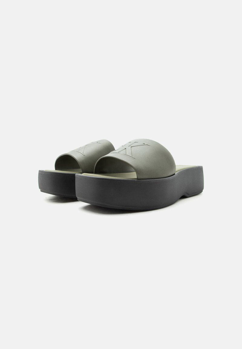 Calvin Klein Pantofle - deep lichen green