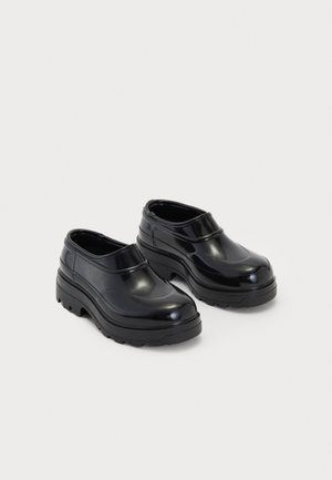 BETH - Chaussons - shiny black