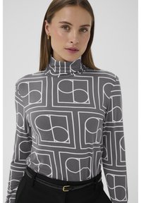 Soaked in Luxury SLHANADI PRINTED ROLLNECK  - Camiseta de manga larga - dark gray w white monogram