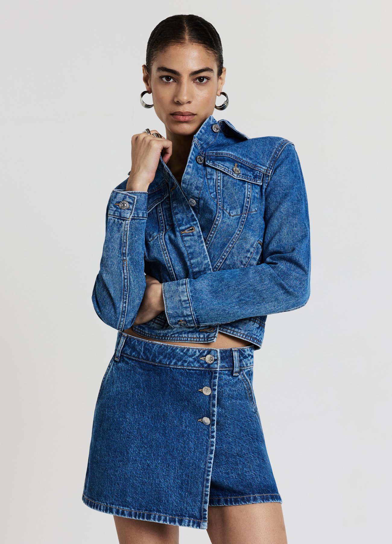 Damen Jeans Shorts Hochtailliert – Verwaschen & Mit Glitzer-Details Für Lässige Sommeroutfits