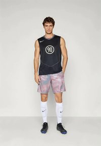 Nike Performance ACADEMY+ SHORT - Sports shorts - bright crimson/cool grey/black