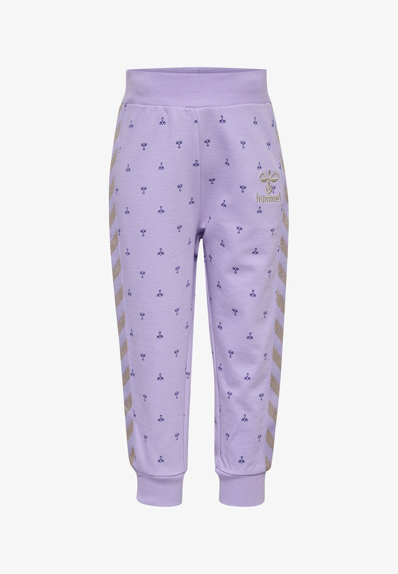 Helllila Jogginghose mit marineblumenmuster, goldenen Streifenakzenten an den Seiten sowie elastischem Bund und Bündchen. Hummel-Logo auf der Vorderseite.