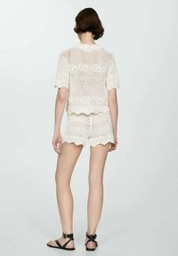 Mango Šortky - off-white